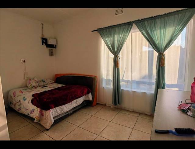 7 BEDROOM HOUSE FOR SALE IN RICHMOND ESTATE